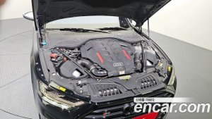Audi S8 4.0 TFSI 4WD LWB 2020 года из Южной Кореи