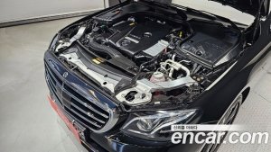 Mercedes-Benz E-Class E300e 4MATIC Exclusive 2020 года из Южной Кореи
