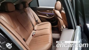 Mercedes-Benz E-Class E300e 4MATIC Exclusive 2020 года из Южной Кореи