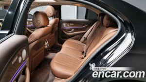 Mercedes-Benz E-Class E300e 4MATIC Exclusive 2020 года из Южной Кореи