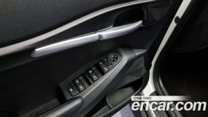 Kia Seltos Бензин 1.6 Turbo 2WD 2022 года из Южной Кореи