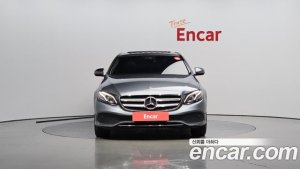 Mercedes-Benz E-Class E220d Avantgarde 2020 года из Южной Кореи
