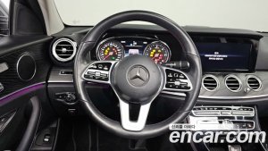 Mercedes-Benz E-Class E220d Avantgarde 2020 года из Южной Кореи