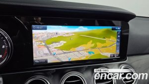 Mercedes-Benz E-Class E220d Avantgarde 2020 года из Южной Кореи