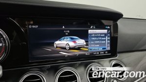 Mercedes-Benz E-Class E220d Avantgarde 2020 года из Южной Кореи