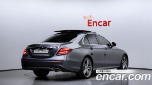 Mercedes-Benz E-Class E300 4MATIC AMG Line 2020 года из Южной Кореи