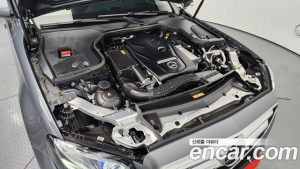 Mercedes-Benz E-Class E300 4MATIC AMG Line 2020 года из Южной Кореи
