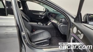 Mercedes-Benz E-Class E300 4MATIC AMG Line 2020 года из Южной Кореи