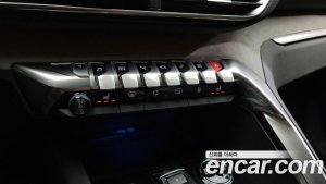 Peugeot 5008 2.0 BlueHDi GT 2020 года из Южной Кореи