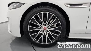 Jaguar XE D180 R-Dynamic S 2020 года из Южной Кореи