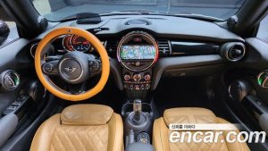 Mini Cooper Convertible DEFAULT 2020 года из Южной Кореи