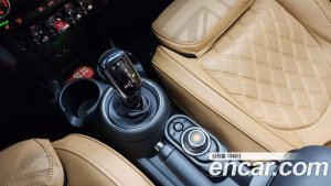 Mini Cooper Convertible DEFAULT 2020 года из Южной Кореи