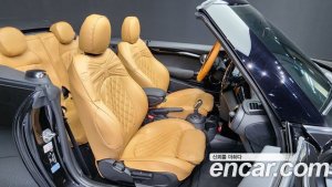 Mini Cooper Convertible DEFAULT 2020 года из Южной Кореи