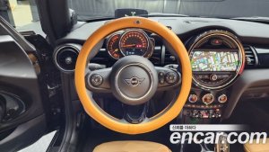 Mini Cooper Convertible DEFAULT 2020 года из Южной Кореи