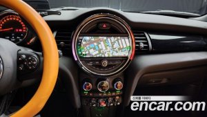 Mini Cooper Convertible DEFAULT 2020 года из Южной Кореи