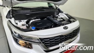 Kia Seltos Бензин 1.6 Turbo 2WD 2022 года из Южной Кореи