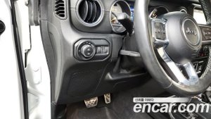 Jeep Wrangler 2.0 Overland 4Door 80th Anniversary Edition 2021 года из Южной Кореи