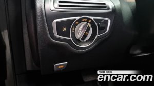 Mercedes-Benz C-Class C200 Avantgarde 2020 года из Южной Кореи