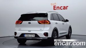 Kia Niro 1.6 HEV 2021 года из Южной Кореи