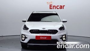 Kia Niro 1.6 HEV 2021 года из Южной Кореи