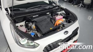Kia Niro 1.6 HEV 2021 года из Южной Кореи