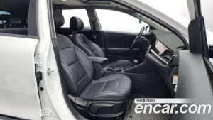 Kia Niro 1.6 HEV 2021 года из Южной Кореи