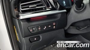 Kia Niro 1.6 HEV 2021 года из Южной Кореи