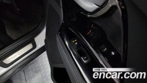 Kia Niro 1.6 HEV 2021 года из Южной Кореи