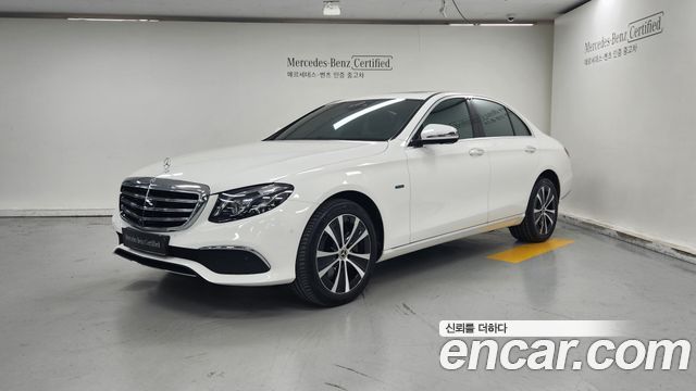 Mercedes-Benz E-Class E300e 4MATIC Exclusive 2020 года из Кореи