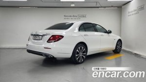 Mercedes-Benz E-Class E300e 4MATIC Exclusive 2020 года из Южной Кореи