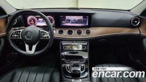 Mercedes-Benz E-Class E300e 4MATIC Exclusive 2020 года из Южной Кореи