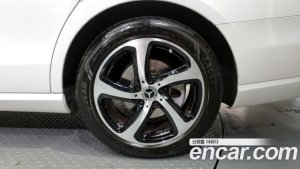 Mercedes-Benz E-Class E250 Avantgarde 2021 года из Южной Кореи