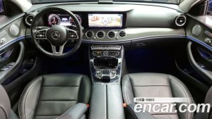 Mercedes-Benz E-Class E300 4MATIC AMG Line 2020 года из Южной Кореи
