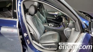 Mercedes-Benz E-Class E300 4MATIC AMG Line 2020 года из Южной Кореи
