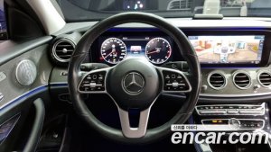 Mercedes-Benz E-Class E300 4MATIC AMG Line 2020 года из Южной Кореи