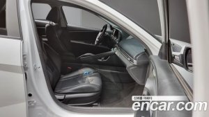 Hyundai AVANTE 1.6 2021 года из Южной Кореи