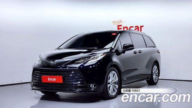 Toyota Sienna 2.5 HYBRID 2WD 2021 года из Кореи