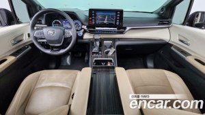 Toyota Sienna 2.5 HYBRID 2WD 2021 года из Южной Кореи