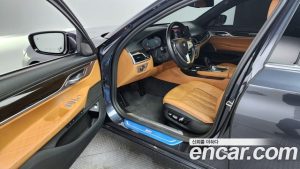 BMW 7-Series 740Li xDrive Design Pure Excellence 2020 года из Южной Кореи