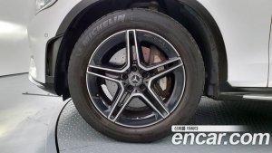 Mercedes-Benz GLC-Class GLC300 4MATIC Premium 2020 года из Южной Кореи