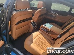 BMW 7-Series 730d xDrive Design Pure Excellence 2021 года из Южной Кореи