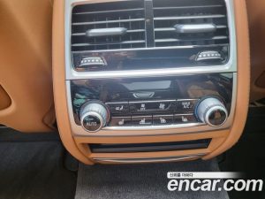 BMW 7-Series 730d xDrive Design Pure Excellence 2021 года из Южной Кореи