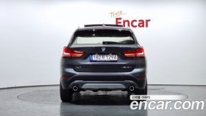 BMW X1 xDrive 20i xLine 2021 года из Южной Кореи