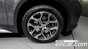 BMW X1 xDrive 20i xLine 2021 года из Южной Кореи