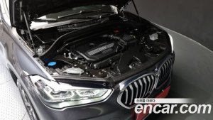 BMW X1 xDrive 20i xLine 2021 года из Южной Кореи