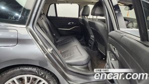 BMW 3-Series 320i Touring Luxury 2021 года из Южной Кореи