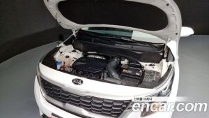 Kia Seltos Бензин 1.6 Turbo 2WD 2022 года из Южной Кореи
