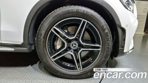 Mercedes-Benz GLC-Class GLC300 4MATIC Premium 2020 года из Южной Кореи
