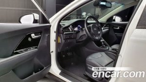Kia Niro 1.6 HEV 2020 года из Южной Кореи