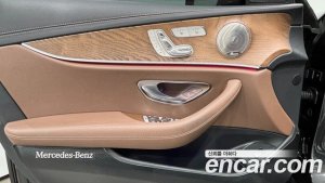 Mercedes-Benz E-Class E220d 4MATIC Exclusive 2021 года из Южной Кореи